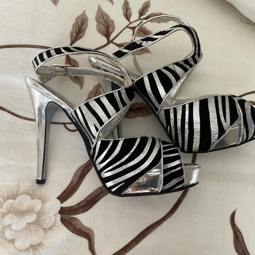 Zebra heels - Picture 6 of 7